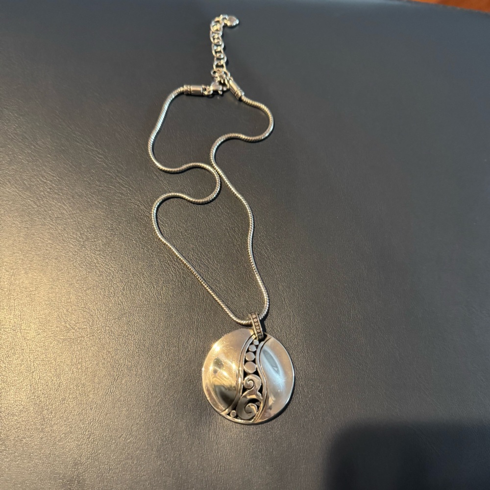Sterling silver medium pendant necklace